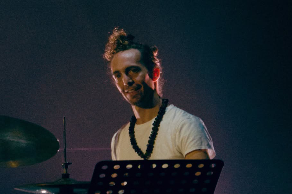KULUSÉ SOURIANT